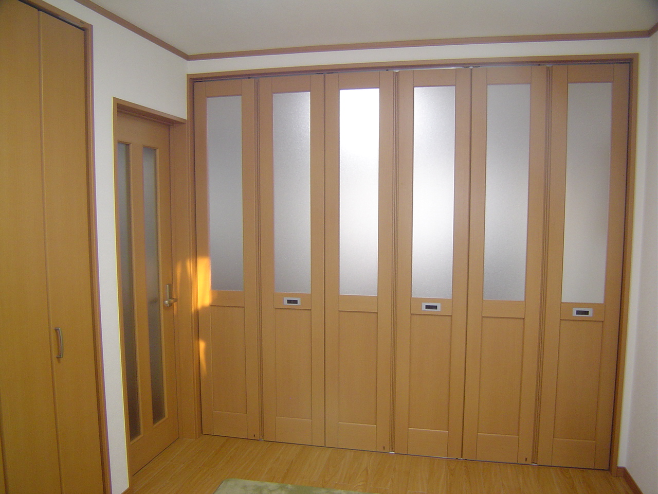 ��E���E��q�̒��ւ����������C6